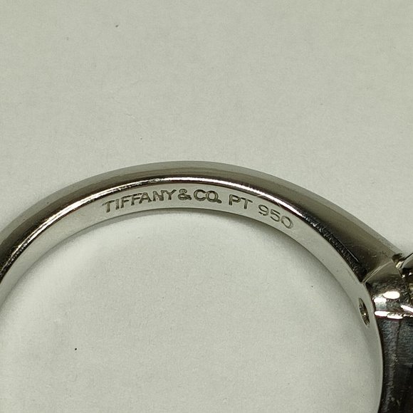 Tiffany and Co. Engagement Ring Solitaire Diamond 0.2ct Platinum - Picture 5 of 7